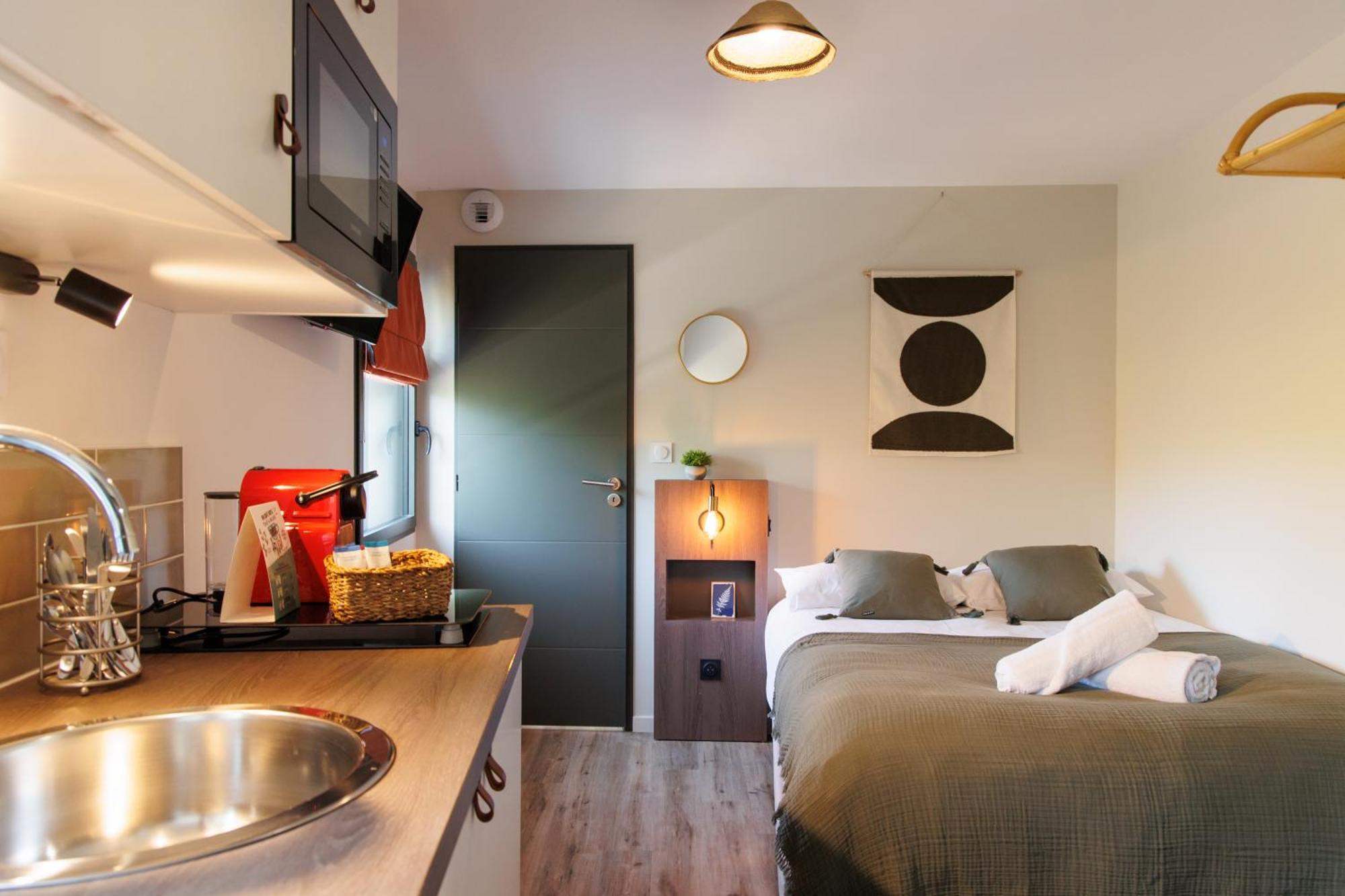 Appart'Hotel Le Corot - Acces Autonome - Saint-Junien Centre Eksteriør bilde