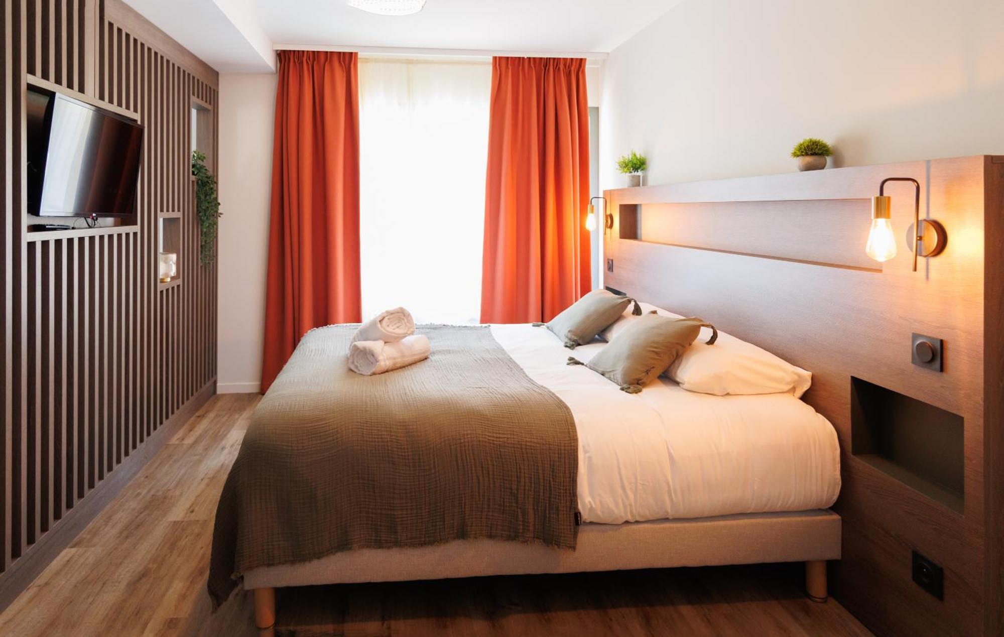 Appart'Hotel Le Corot - Acces Autonome - Saint-Junien Centre Eksteriør bilde