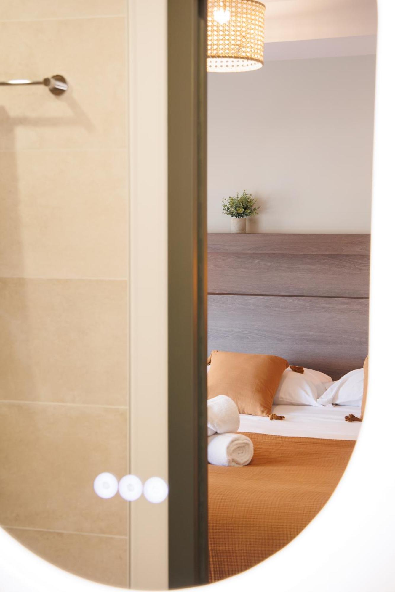 Appart'Hotel Le Corot - Acces Autonome - Saint-Junien Centre Eksteriør bilde