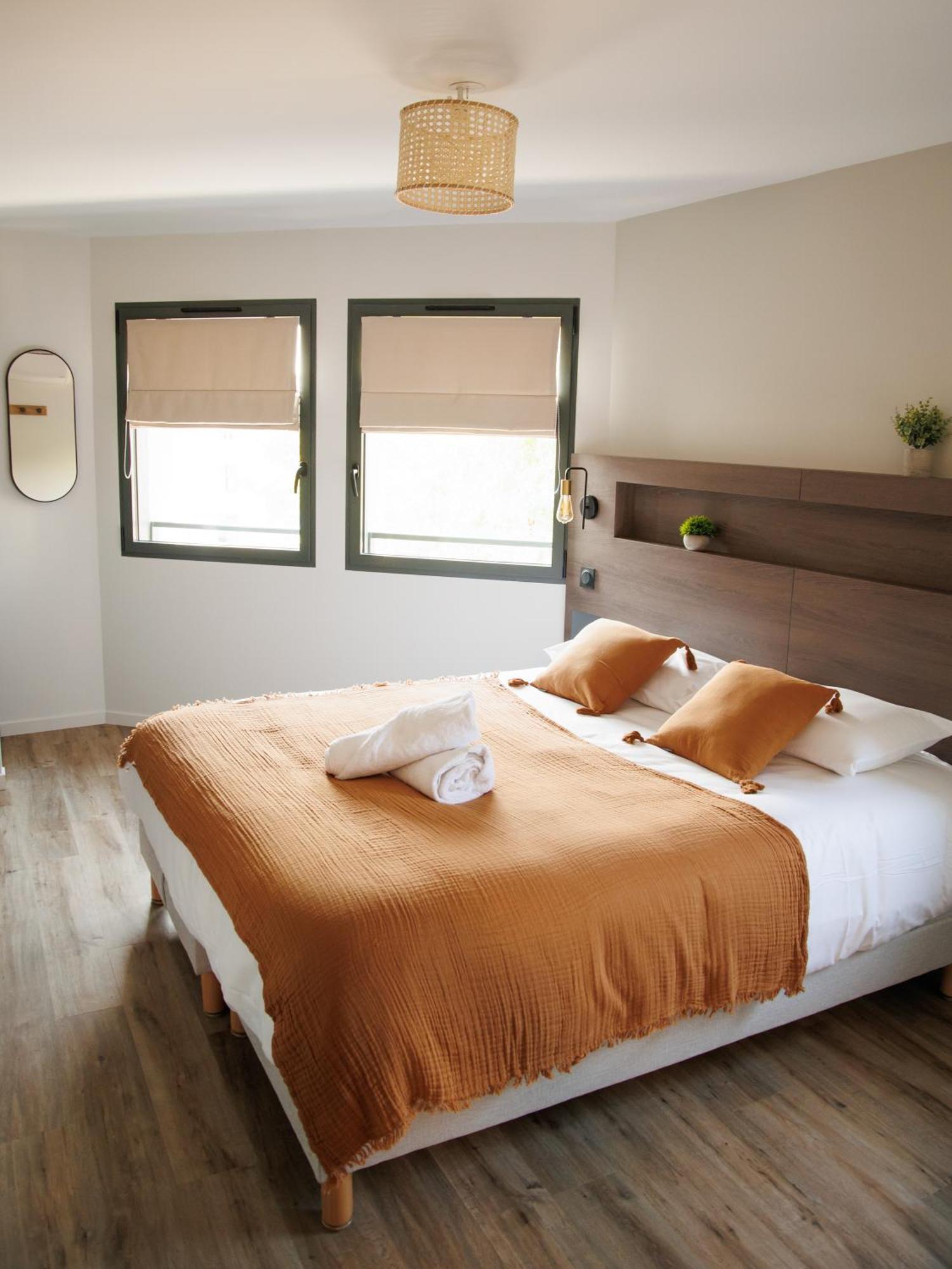 Appart'Hotel Le Corot - Acces Autonome - Saint-Junien Centre Eksteriør bilde
