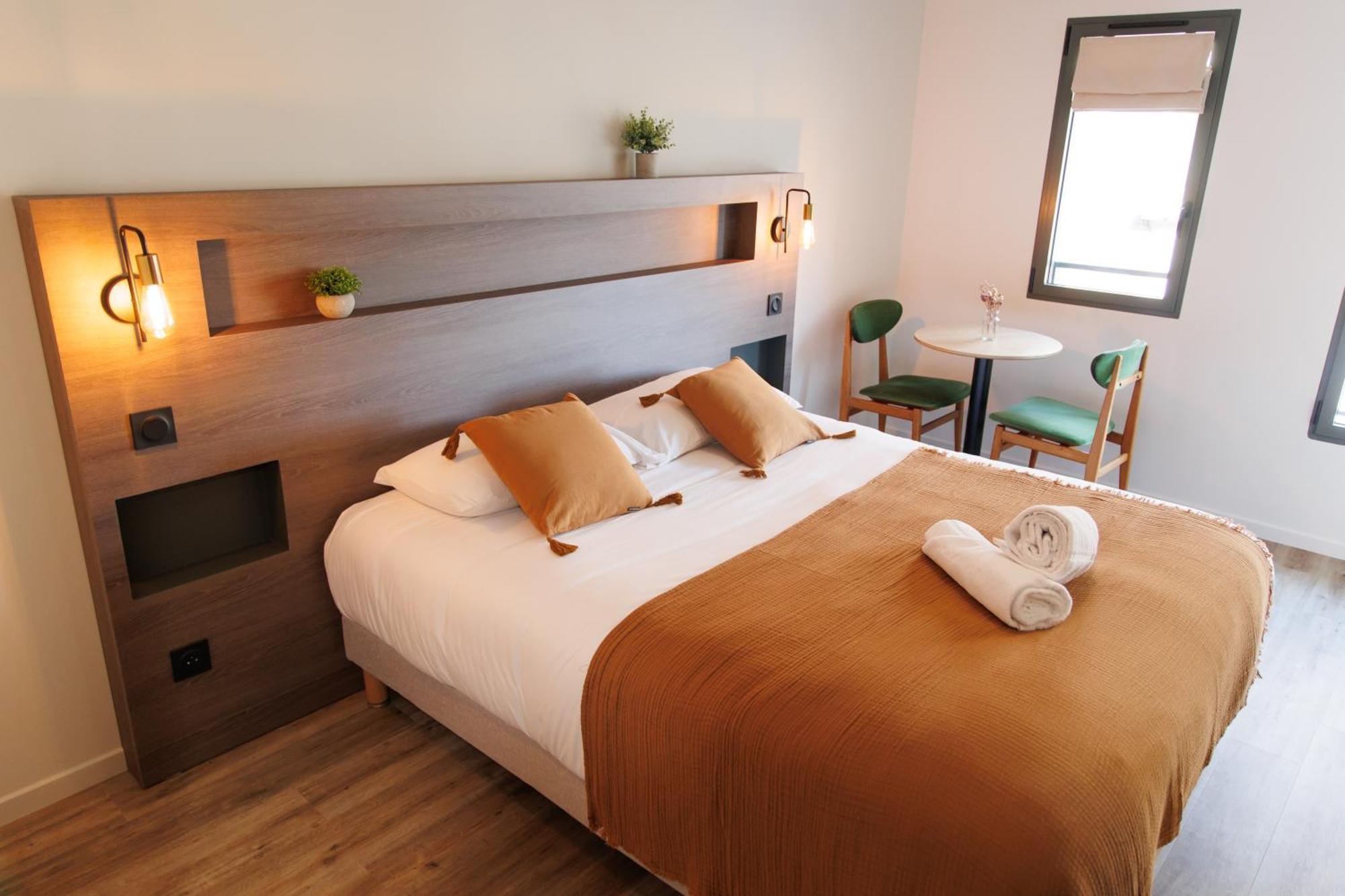Appart'Hotel Le Corot - Acces Autonome - Saint-Junien Centre Eksteriør bilde